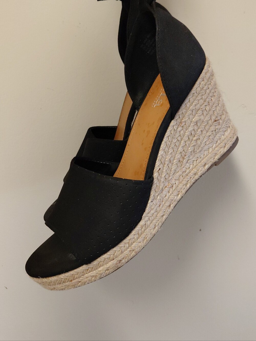 A New Approach Women's Black Espadrille Wedge Heels Size 9